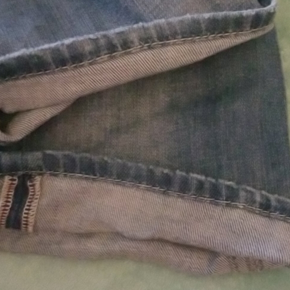 Silver Suki capri Jeans in a 32/22.5.... - Picture 8 of 8